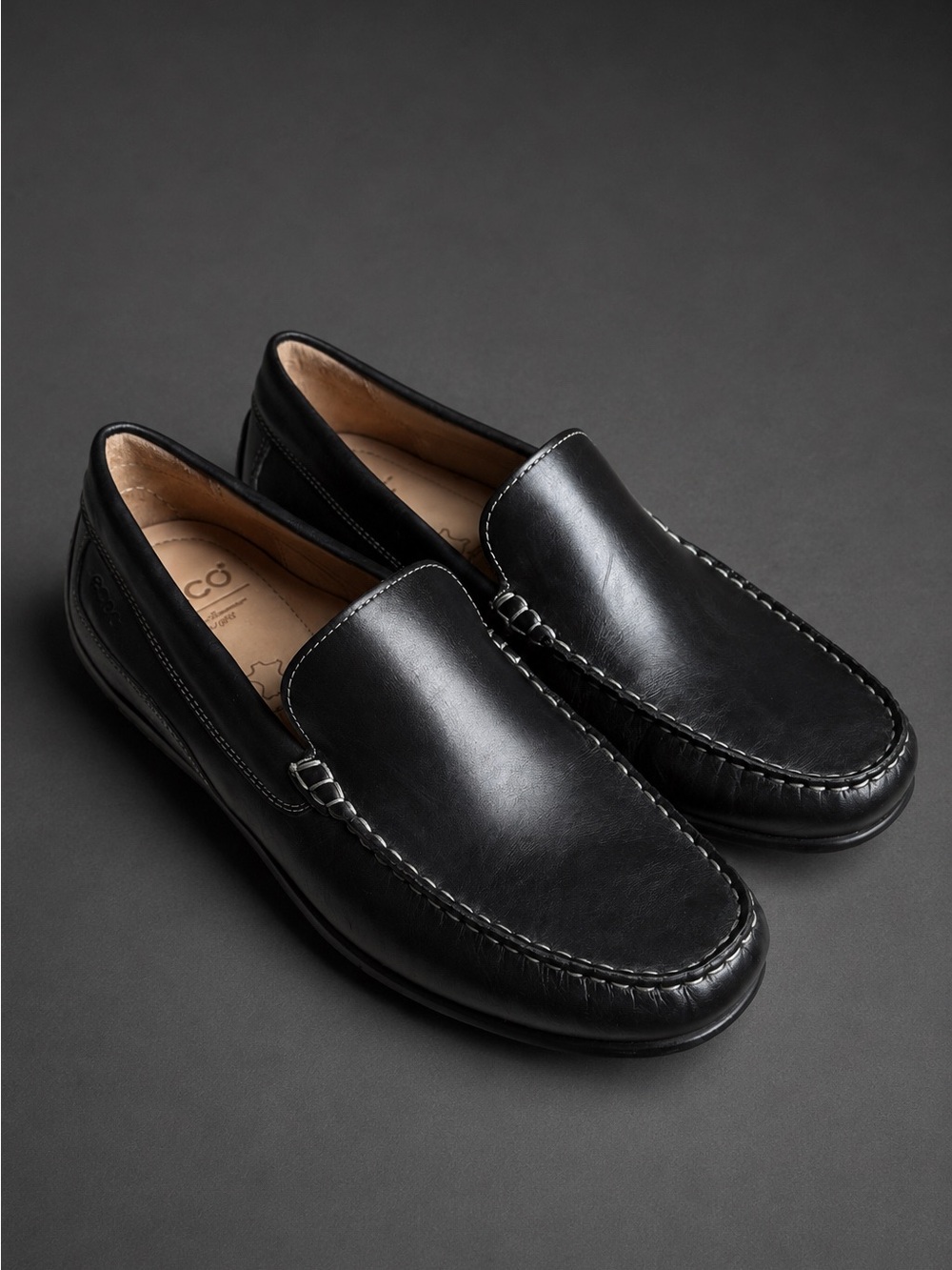 ECCO- Classic Black Leather Men's Slip-On Loafer/Moc